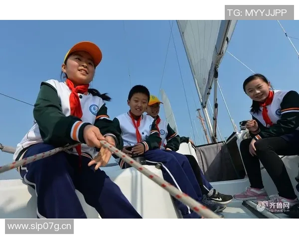 水上运动的多样魅力与健康益处探索:从帆船到冲浪的全方位体验 水上运动的多样魅力与健康益处探索:从帆船到冲浪的全方位体验